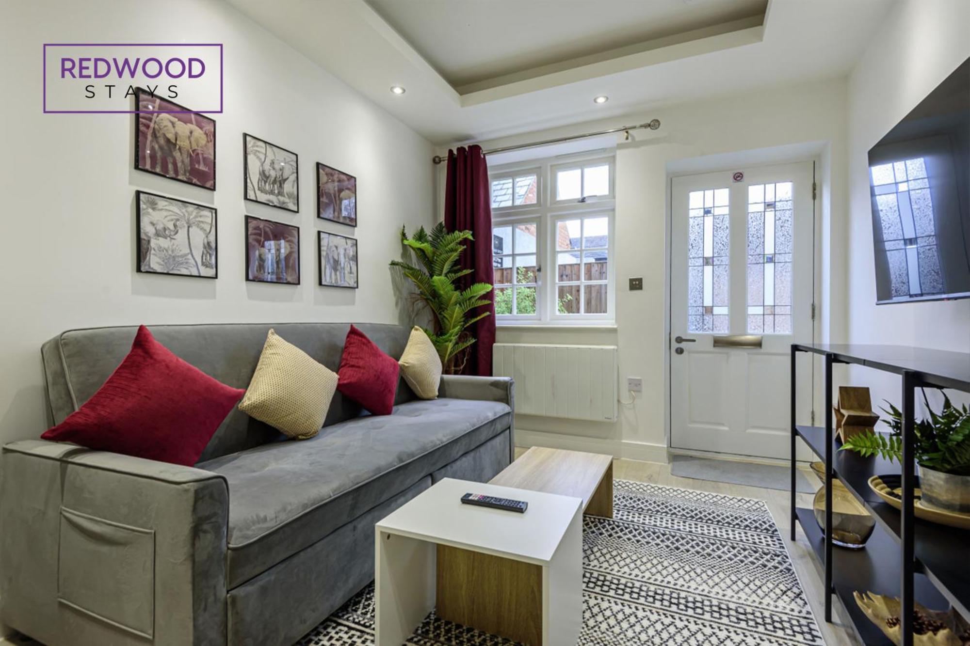 Redwood Stays: Corporate Town Center With Free Parking * Aldershot