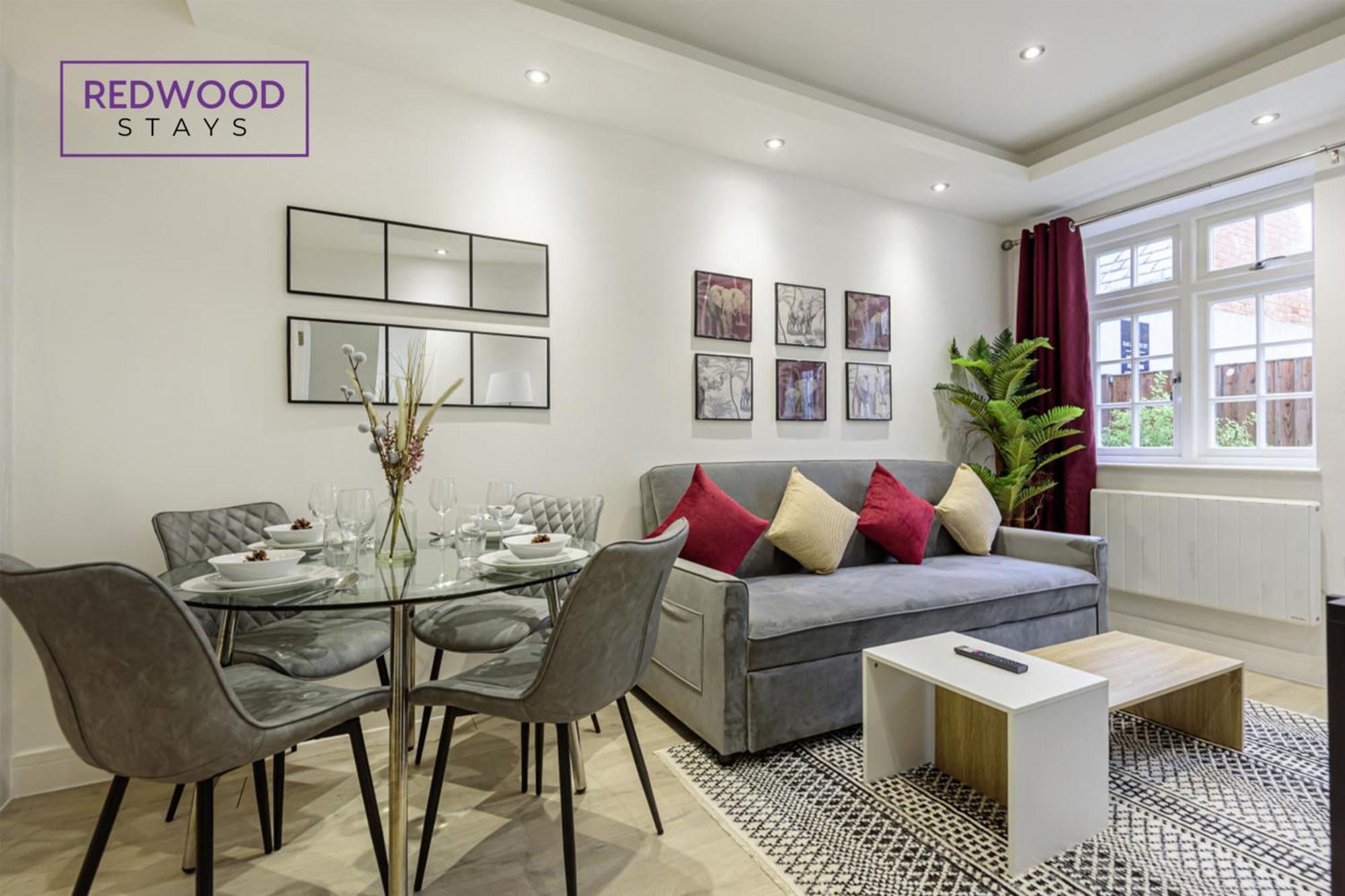 Redwood Stays: Corporate Town Center With Free Parking Apartment