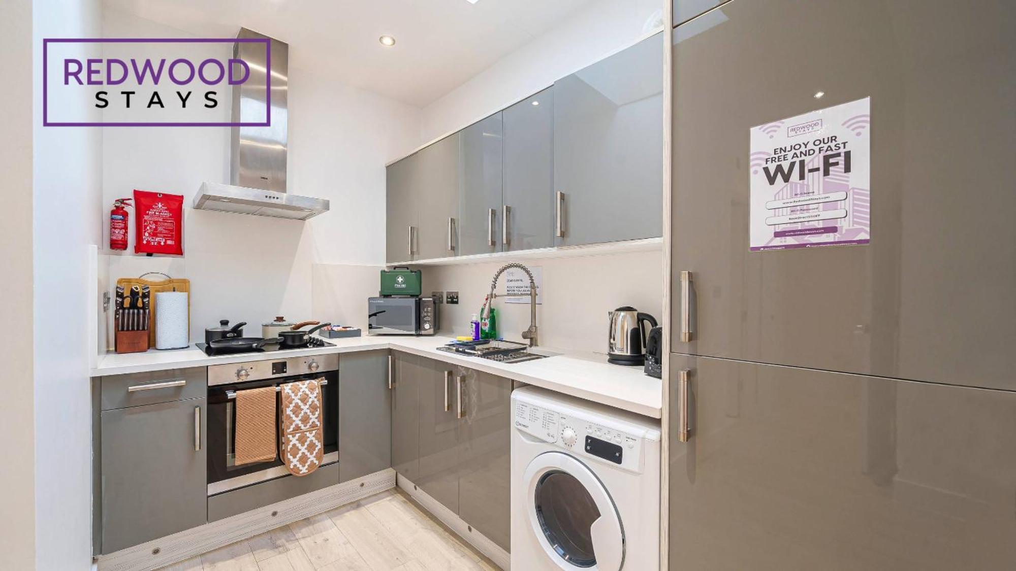 Redwood Stays: Corporate Town Center With Free Parking Apartment Aldershot