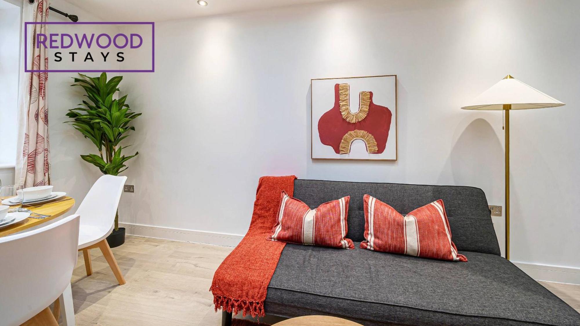 Redwood Stays: Corporate Town Center With Free Parking * Aldershot