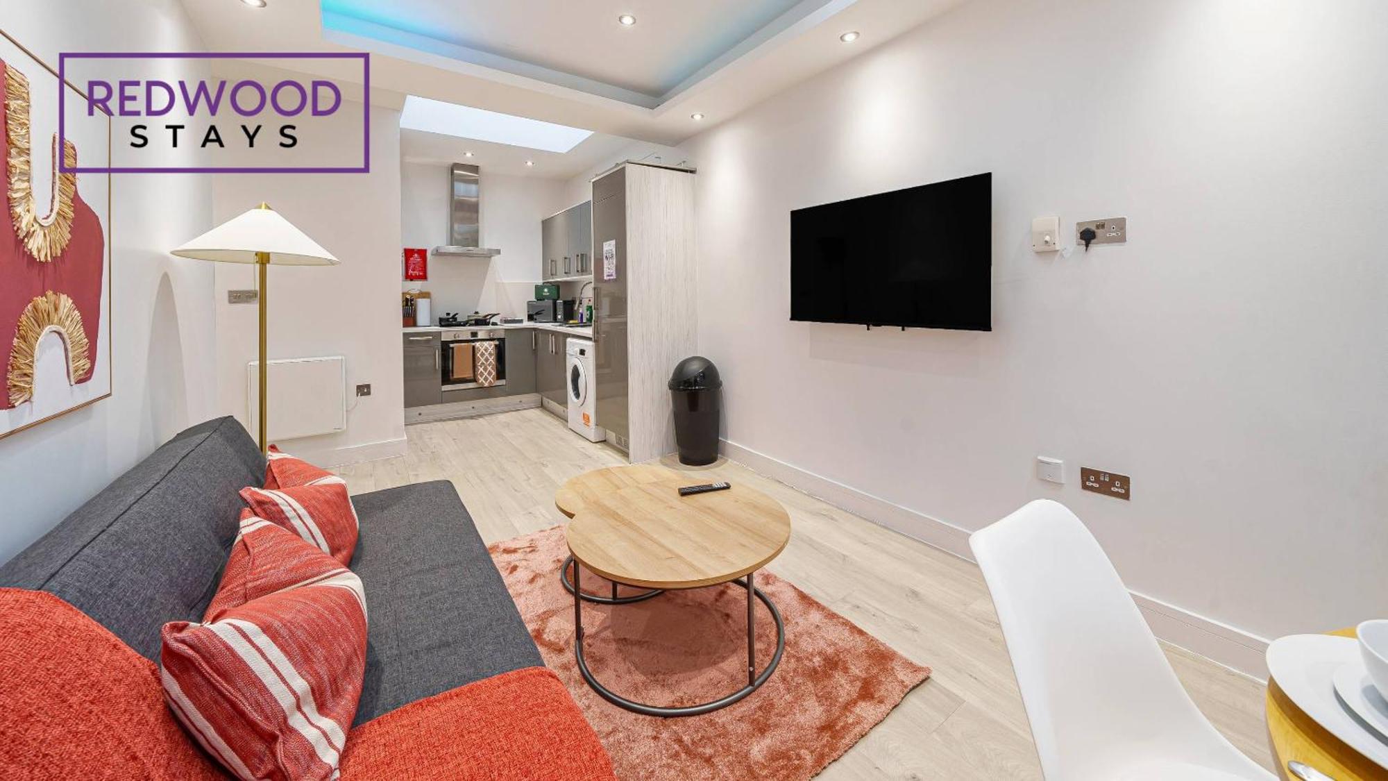 Redwood Stays: Corporate Town Center With Free Parking Apartment *