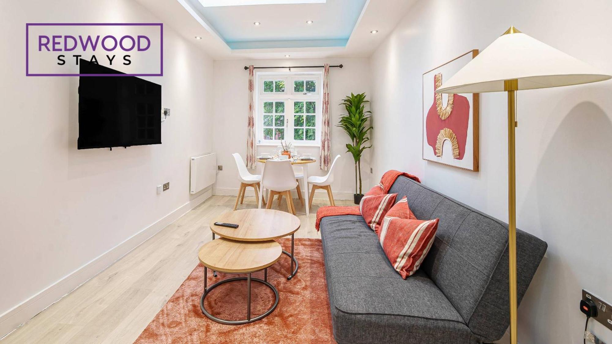 Apartment Redwood Stays: Corporate Town Center With Free Parking