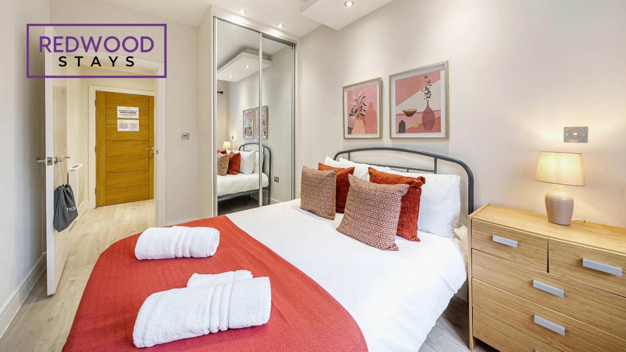 Redwood Stays: Corporate Town Center With Free Parking Apartment Aldershot